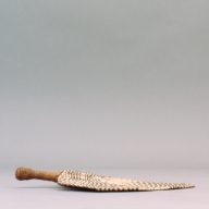 幅：40 (cm)×奥行：40 (cm)×高さ：4.7 (cm)／81 (g)，撮影・計測日：2002-09-09