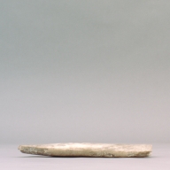 幅：8.5 (cm)×奥行：31 (cm)×高さ：3.1 (cm)／1.37 (kg)，撮影・計測日：2002-09-12