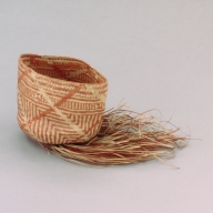 幅：35 (cm)×奥行：15 (cm)×高さ：17 (cm)／55 (g)，撮影・計測日：2002-09-13