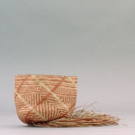 幅：35 (cm)×奥行：15 (cm)×高さ：17 (cm)／55 (g)，撮影・計測日：2002-09-13