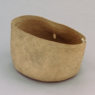 幅：29 (cm)×奥行：23 (cm)×高さ：16 (cm)／80 (g)，撮影・計測日：2002-09-13