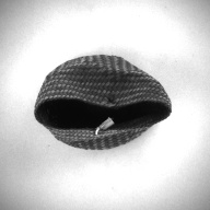 幅：11 (cm)×奥行：7.6 (cm)×高さ：6.2 (cm)／6 (g)，撮影・計測日：1993-12-01