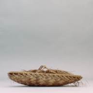 幅：52 (cm)×奥行：41 (cm)×高さ：15 (cm)／174 (g)，撮影・計測日：2002-09-17