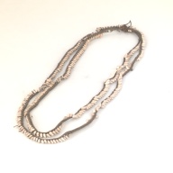 幅：1.9 (cm)×奥行：59 (cm)×高さ：1.2 (cm)／250 (g)，撮影・計測日：1996-07-03