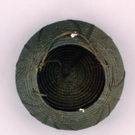 幅：26 (cm)×奥行：27 (cm)×高さ：14 (cm)／403 (g)，撮影・計測日：2002-09-25