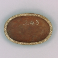 幅：34 (cm)×奥行：22 (cm)×高さ：6.3 (cm)／669 (g)，撮影・計測日：2002-09-25