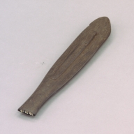 幅：5.6 (cm)×奥行：34 (cm)×高さ：2.2 (cm)／178 (g)，撮影・計測日：2002-09-26