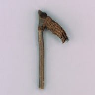 幅：16 (cm)×奥行：45 (cm)×高さ：8.0 (cm)／314 (g)，撮影・計測日：2002-09-27