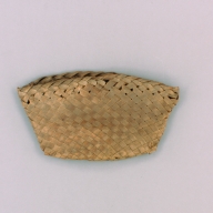 幅：40 (cm)×奥行：22 (cm)×高さ：4.2 (cm)／110 (g)，撮影・計測日：2002-10-01