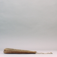 幅：26 (cm)×奥行：39 (cm)×高さ：5.7 (cm)／182 (g)，撮影・計測日：2002-10-01