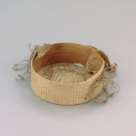 W:30 (cm)×D:28 (cm)×H:10 (cm)／135 (g)，Measurement date:2002-10-25