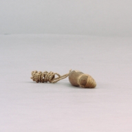 幅：3.2 (cm)×奥行：9.6 (cm)×高さ：1.7 (cm)／13 (g)，撮影・計測日：2002-10-29