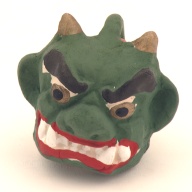 幅：7.6 (cm)×奥行：6.7 (cm)×高さ：7.4 (cm)／109 (g)，撮影・計測日：2001-03-14