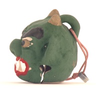 幅：7.6 (cm)×奥行：6.7 (cm)×高さ：7.4 (cm)／109 (g)，撮影・計測日：2001-03-14