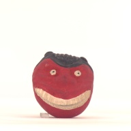 幅：4.0 (cm)×奥行：4.9 (cm)×高さ：4.6 (cm)／41 (g)，撮影・計測日：2001-04-18