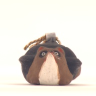 幅：3.8 (cm)×奥行：4.9 (cm)×高さ：3.0 (cm)／21 (g)，撮影・計測日：2001-05-01