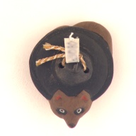 幅：3.8 (cm)×奥行：4.9 (cm)×高さ：3.0 (cm)／21 (g)，撮影・計測日：2001-05-01