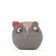 幅：3.9 (cm)×奥行：4.7 (cm)×高さ：3.8 (cm)／26 (g)，撮影・計測日：2001-05-01