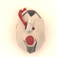 幅：3.0 (cm)×奥行：4.7 (cm)×高さ：3.4 (cm)／27 (g)，撮影・計測日：2001-05-02