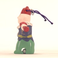 幅：6.9 (cm)×奥行：3.9 (cm)×高さ：9.7 (cm)／52 (g)，撮影・計測日：2001-05-09