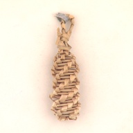 幅：1.9 (cm)×奥行：6.9 (cm)×高さ：1.9 (cm)／3 (g)，撮影・計測日：2001-08-21