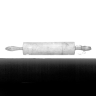 幅：53 (cm)×奥行：8.5 (cm)×高さ：7.9 (cm)／1.03 (kg)，撮影・計測日：1990-05-23