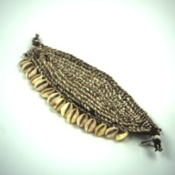 幅：29 (cm)×奥行：8.9 (cm)×高さ：2.3 (cm)／75 (g)，撮影・計測日：1994-02-22