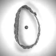 幅：6.4 (cm)×奥行：11 (cm)×高さ：2.2 (cm)／2 (g)，撮影・計測日：1994-03-02