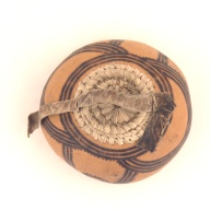 幅：11 (cm)×奥行：11 (cm)×高さ：13 (cm)／4 (g)，撮影・計測日：2001-12-14