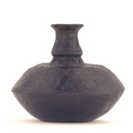 幅：15 (cm)×奥行：15 (cm)×高さ：14 (cm)／57 (g)，撮影・計測日：2001-12-26