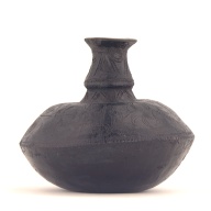 幅：15 (cm)×奥行：15 (cm)×高さ：14 (cm)／57 (g)，撮影・計測日：2001-12-26