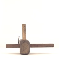 幅：14 (cm)×奥行：9.2 (cm)×高さ：9.7 (cm)／11 (g)，撮影・計測日：2001-12-21