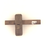 幅：14 (cm)×奥行：9.2 (cm)×高さ：9.7 (cm)／11 (g)，撮影・計測日：2001-12-21