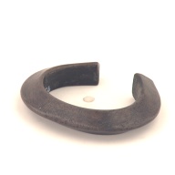 幅：9.9 (cm)×奥行：8.1 (cm)×高さ：1.9 (cm)／31 (g)，撮影・計測日：2001-12-27