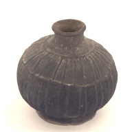 幅：15 (cm)×奥行：15 (cm)×高さ：16 (cm)／88 (g)，撮影・計測日：2001-12-26