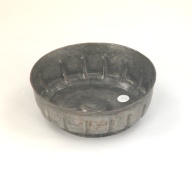 幅：19 (cm)×奥行：19 (cm)×高さ：7.3 (cm)／369 (g)，撮影・計測日：1996-06-11