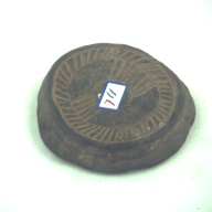 幅：11 (cm)×奥行：10 (cm)×高さ：1.9 (cm)／217 (g)，撮影・計測日：1997-01-07