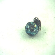 幅：1.3 (cm)×奥行：2.4 (cm)×高さ：1.4 (cm)／4 (g)，撮影・計測日：1996-12-27