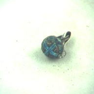 幅：1.3 (cm)×奥行：2.2 (cm)×高さ：1.2 (cm)／3 (g)，撮影・計測日：1996-12-27