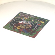 幅：68 (cm)×奥行：67 (cm)×高さ：1.9 (cm)／1.32 (kg)，撮影・計測日：1996-06-18