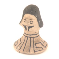 幅：5.6 (cm)×奥行：5.6 (cm)×高さ：8.1 (cm)／10 (g)，撮影・計測日：2004-03-22