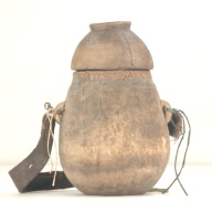 幅：18 (cm)×奥行：16 (cm)×高さ：26 (cm)／609 (g)，撮影・計測日：1996-12-13