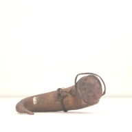 幅：18 (cm)×奥行：25 (cm)×高さ：11 (cm)／243 (g)，撮影・計測日：1996-12-26