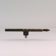 幅：3.2 (cm)×奥行：28 (cm)×高さ：1.3 (cm)／110 (g)，撮影・計測日：2003-01-31