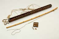 幅：8.2 (cm)×厚み：6.4 (cm)×長さ：103 (cm)／1.68 (kg)，撮影・計測日：2009-03-09