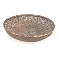 幅：59 (cm)×奥行：59 (cm)×高さ：19 (cm)／445 (g)，撮影・計測日：1997-05-08