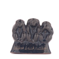 幅：8.8 (cm)×奥行：4.2 (cm)×高さ：7.6 (cm)／143 (g)，撮影・計測日：1998-10-06