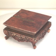 幅：61 (cm)×奥行：65 (cm)×高さ：30 (cm)／8.81 (kg)，撮影・計測日：1997-10-06