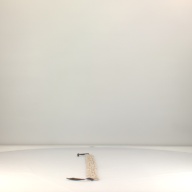 幅：87 (cm)×奥行：5.7 (cm)×高さ：1.0 (cm)／77 (g)，撮影・計測日：1998-10-28