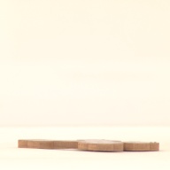 幅：5.1 (cm)×奥行：6.4 (cm)×高さ：0.4 (cm)／4 (g)，撮影・計測日：2002-08-27
